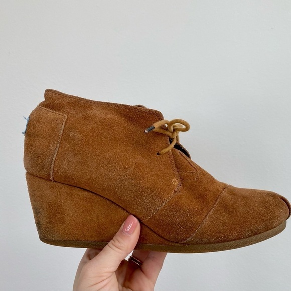 TOMS Desert Chestnut Suede Wedge Ankle Boots | Lace-Up Plaid Lined - Picture 4 of 14